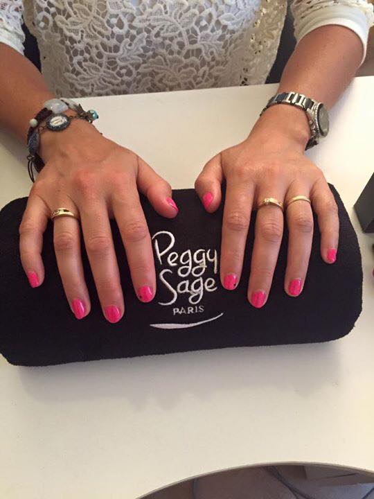 Soins de mains en institut - Aux Petits Soins